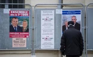 Affiches électorales à Hérimoncourt, le 21 janvier 2015, pour l'élection législative partielle de la 4ème circonscription du Doubs