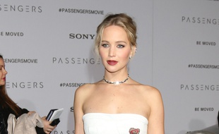 L'actrice Jennifer Lawrence à l'avant-première de Passengers à Hollywood