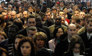 Foule à la gare Saint-Lazare à Paris, le 18 octobre 2007