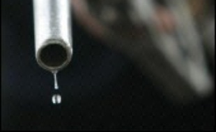 La flambée du pétrole, succédant brutalement à une parenthèse de dix ans d'énergie bon marché, exige des décisions politiques fortes d'économies et de diversification des sources d'énergie, ont prévenu experts et chefs d'entreprises lors des Rencontres économiques d'Aix-en-Provence.