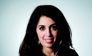 Portrait de Myriam Levain, journaliste et cofondatrice de Cheek Magazine, qui publie un récit sur son expérience de la congélation d'ovocytes.