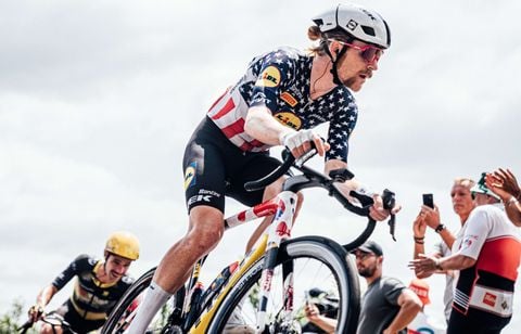 Simmons accuse Wellens d’avoir gagné avec l’aide d’une moto