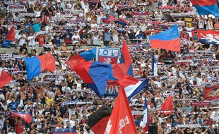 Les supporters lyonnais, ici lors de la réception de Bordeaux samedi au Parc OL (1-1). ROMAIN LAFABREGUE