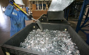 Usine de recyclage de Hewlett-Packard: les plastiques sont séparés des métaux.