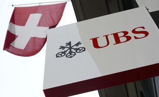 Enseigne de la banque suisse UBS en Suisse.