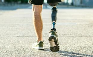 Exemple de prothèse biomécanique de la jambe