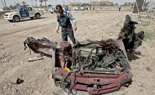 Au moins 28 personnes ont été tuées et 50 blessées lors d'un attentat à la voiture piégée commis vendredi matin lors d'une cérémonie de funérailles dans le quartier de Zaafaraniya à Bagdad, selon une source médicale.