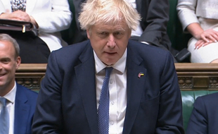 Boris Johnson a confirmé apporter un nouveau soutien militaire à l'Ukraine ce lundi 6 juin 2022.