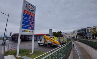 Le prix du super est supérieur en Allemagne par rapport à celui pratiqué en France. Comme ici à Kehl, à côté de Strasbourg.