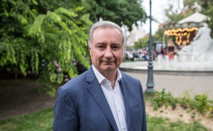Jean-Luc Moudenc, maire sortant (LR) de Toulouse, est au coude-à-coude avec le candidat de la gauche, l'écologiste Antoine Maurice.