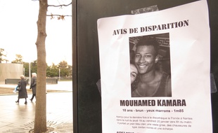 Des affiches ont été collées à Nantes par les proches de Mouhamed Kamara, pour tenter de le retrouver