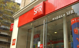 La devanture d'un magasin SFR.