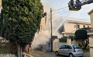 L'habitation de 150 m2 est entièrement embrasée à Antibes