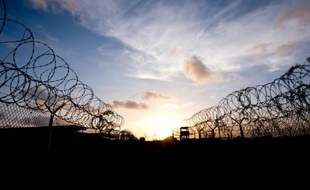 Photo prise le 9 avril 2014 lors d'une visite encadrée par l'armée américaine d'un ancien camp de détention de la base navale américaine de Guantanamo, sur l'île de Cuba
