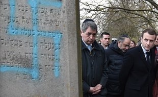 Emmanuel Macron s'est rendu, le 19 février 2019, au cimetière juif profané de Quatzenheim (Bas-Rhin).