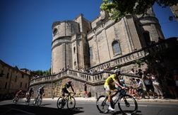 EN DIRECT Tour de France 2025 - 16e étape : Le Français Valentin Paret-Peintre est sensationnel dans le Mont Ventoux... Vingegaard harcèle Pogacar...