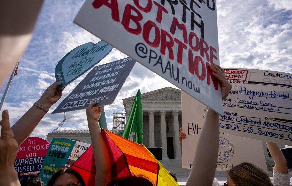 Droit à l'avortement : Une loi extrêmement restrictive entre en vigueur en Floride ce mercredi