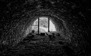Illustration d'un tunnel d'égouts.