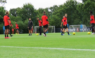 Les joueurs du Stade Rennais, ici le 1er juillet 2020 sur la pelouse du centre d'entraînement Henri Guérin, à la Piverdière.