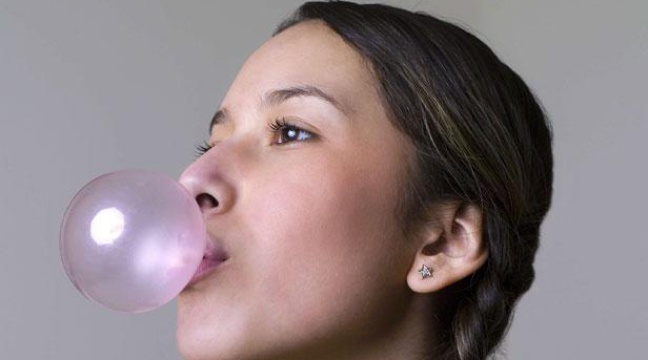 Comment Faire Une Bulle De Chewing-gum Avec Un Malabar Le chewing-gum, un allié contre les bactéries