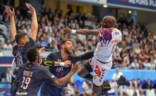 Nyokas face à trois Parisiens. (archives)