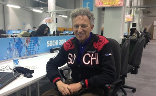 Le commentateur de France Télévisions Nelson Monfort, lors des Jeux olympiques de Sotchi, le 7 février 2014