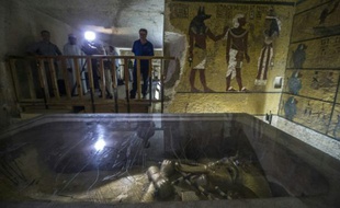 Le cercueil doré du pharaon Toutankhamon, à Louxor en Egypte, le 29 septembre 2015