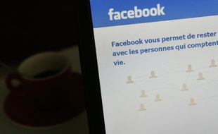 Les transferts de données personnelles "peuvent se poursuivre" entre l'Union européenne et les Etats-Unis, malgré une décision de la justice européenne invalidant le cadre légal de ces flux transatlantiques