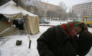 La vague de froid qui s'est abattue sur l'Europe centrale depuis une semaine a fait une quarantaine de nouveaux morts, notamment en Ukraine, Pologne et Roumanie, le bilan total dépassant les 120 victimes de températures scotchées depuis plusieurs jours autour de moins 30 degrés.