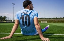 Frisson, Rayan Cherki récupère le numéro 10 de Grealish à Manchester City