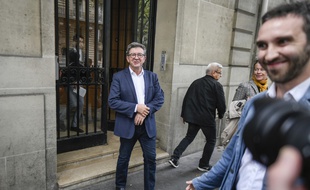 A quelques jours de son procès à Bobigny, Jean-Luc Mélenchon soigne sa communication.