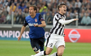 Ricardo Carvalho a concédé un penalty en faisant faute sur Morata, lors de Juventus-Monaco, le 14 avril 2015.