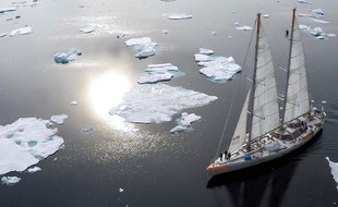 La goélette d'exploration scientifique Tara est de retour du Groenland.