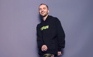 Squeezie, youtubeur aux plus de 15 millions d'abonnés, et désormais chanteur