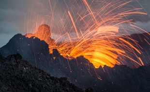 Eruptiond du Piton de la Fournaise à la Réunion le 5 février 2015.