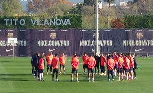 La minute de silence à l'entraînement de Barcelone