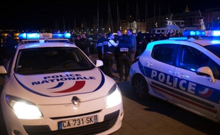 Illustration: Des policiers manifestent à Marseille, le 21 octobre 2016.