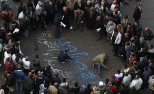 Les militants pro-démocratie égyptiens accusent le pouvoir militaire de vouloir récupérer à son profit le premier anniversaire, le 25 janvier, du début de la révolte qui a poussé Hosni Moubarak au départ, estimant que la révolution reste encore à faire.
