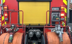Véhicule de pompiers dans les rues de Lille