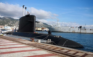 Un sous-marin à la base navale de Toulon (Illustration).