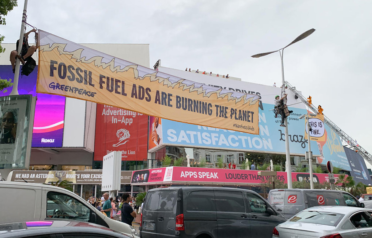 Greenpeace à Cannes pour dire « non » aux pubs sur l'énergie fossile