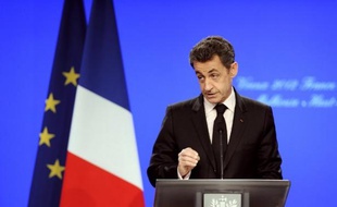 Le président Nicolas Sarkozy a réaffirmé mardi qu'il prendrait, d'ici à la fin janvier, "des décisions très importantes" pour sauvegarder le "modèle" français de protection sociale.