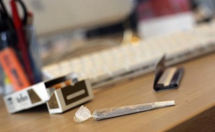 Le coût social d'une interpellation pour usage de cannabis est estimé à 3.300 euros.