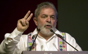 L'ex-président brésilien Luiz Inacio Lula da Silva est "confiant" dans le traitement qu'il suivra contre le cancer du larynx, a indiqué dimanche un de ses médecins à la presse.