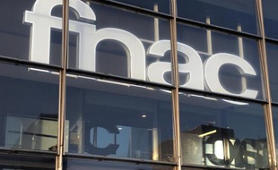 Le distributeur de biens culturels et technologiques Fnac est repassé dans le vert en 2013, avec un bénéfice net de 15 millions d'euros contre une perte de 142 millions en 2012, mais reste prudent pour 2014.