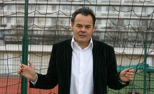 L'ancien arbitre internationalBruno Derrien.