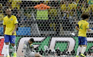 La défense brésilienne abattue lors de la demi-finale contre l'Allemagne le 8 juillet 2014.