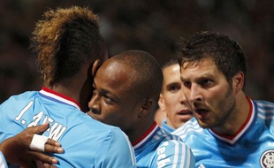 les Marseillais félicitent Jordan Ayew après son but à Nancy, le 16 septembre 2012.