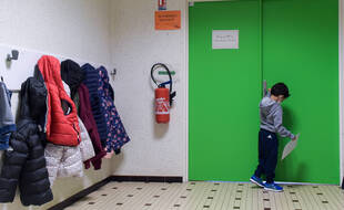 Il faudra bientôt montrer un test négatif pour revenir en classe après la découverte d'un cas.