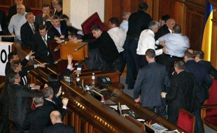 Rixe au Parlement ukrainien, le 15 décembre 2010